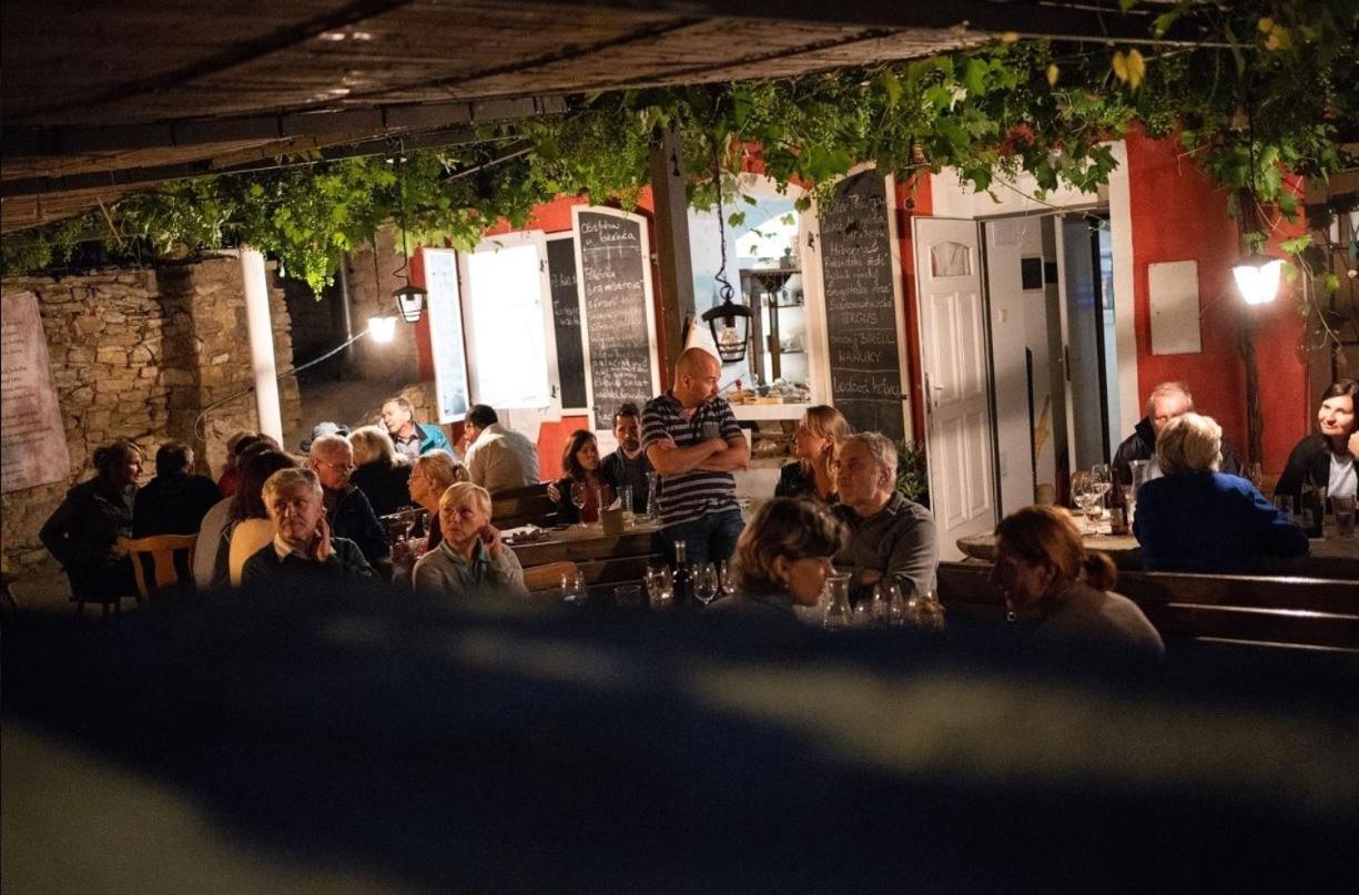 Rodinne Vinarstvi Mikulenkovi Velke Zernoseky Exterior foto