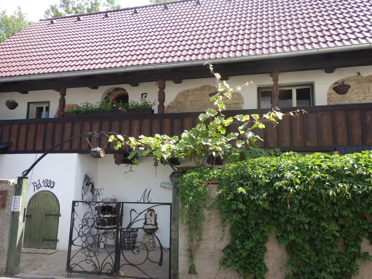 Rodinne Vinarstvi Mikulenkovi Velke Zernoseky Exterior foto